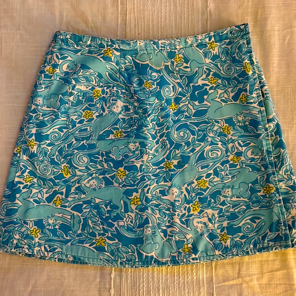 Adorable Lilly Pulitzer wrap, 2 sided skirt.